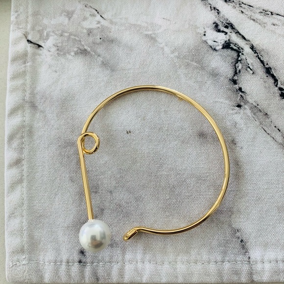 Brand new faux pearl bangles - Picture 2 of 2